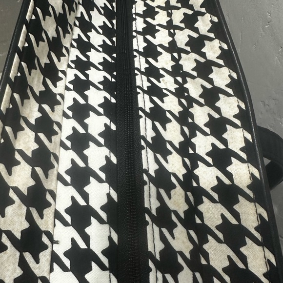 Vera Bradley Black White XL Weekender Travel Bag 25x15x8 - Picture 14 of 16